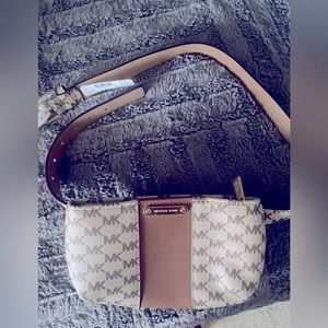 To Michael Kors fanny packs